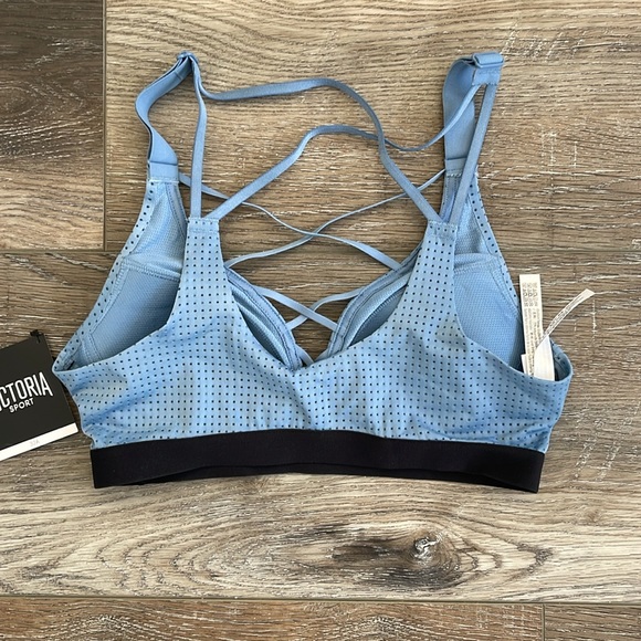 Victoria’s Secret sports bra NWT size 32A - Picture 2 of 2
